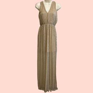 NWT Francesca’s Gold Pleated Maxi Dress w/ Ruffled Hem – XS